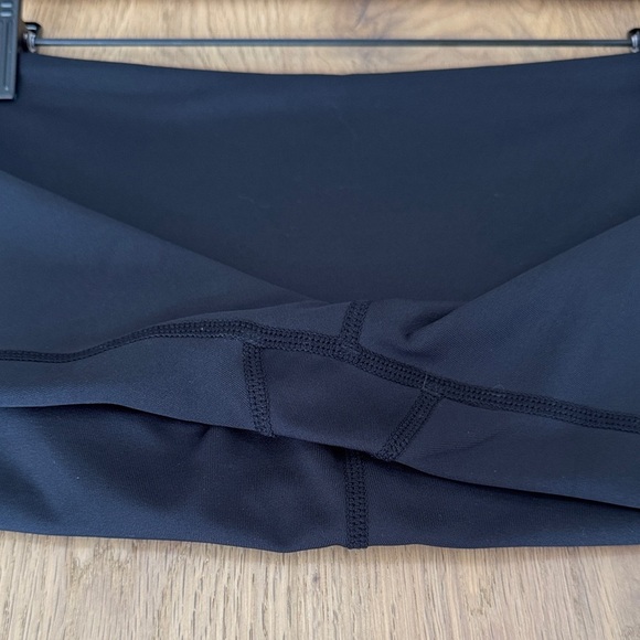 🖤 Zyia Black Leggings with Calf Perforations
Size 4 (see measurements for fit) - Picture 7 of 8